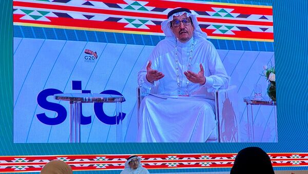 Ministro da Educação da Arábia Saudita, Hamad Al-Sheikh, discursa durante evento à margem da conferência de líderes do G20, realizado por videoconferência sob a presidência da Arábia Saudita, 22 de novembro de 2020 - Sputnik Brasil