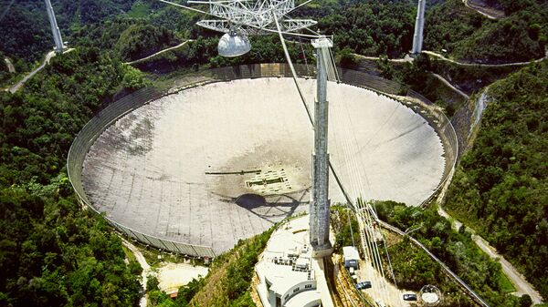 Radiotelescópio de Arecibo em Puerto Rico - Sputnik Brasil
