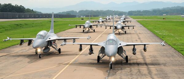 Apresentação de caças TA-50 em base aérea da Coreia do Sul - Sputnik Brasil