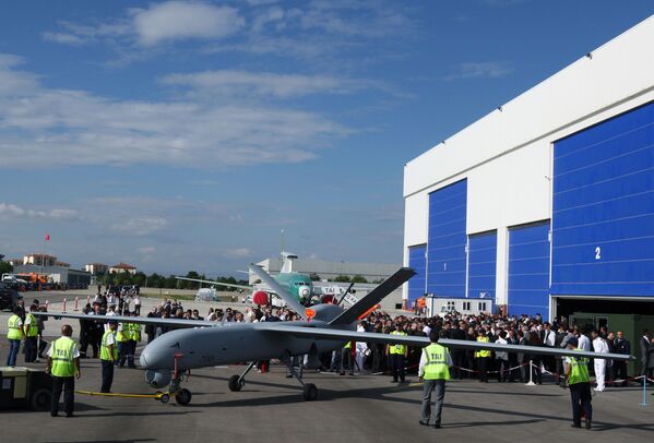 Anka, primeiro drone de vigilância da Turquia, durante cerimônia de inauguração próximo da capital turca - Sputnik Brasil