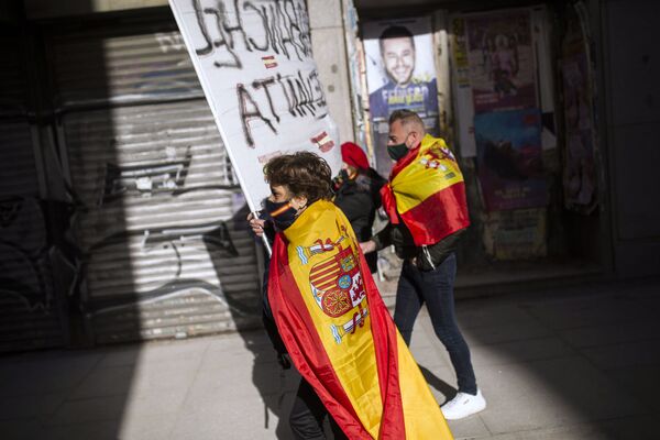 Participante de um protesto antigovernamental em Madri, Espanha
 - Sputnik Brasil