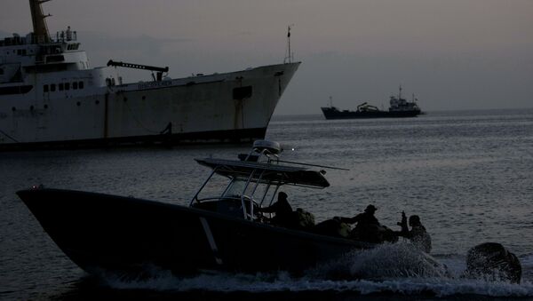 Barco da Guarda Costeira de Trinidad e Tobago durante patrulho perto da cidade de Por of Spain, capital do país (arquivo) - Sputnik Brasil