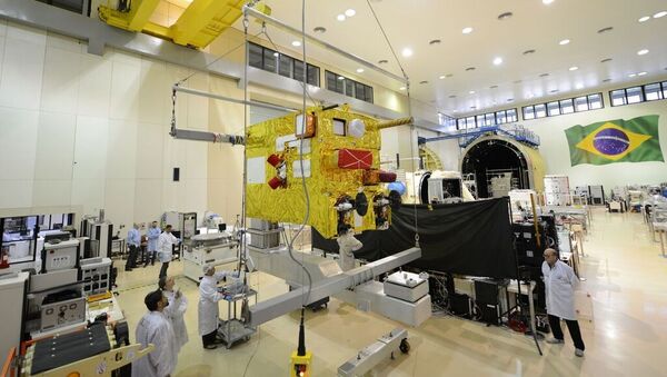 Laboratório de Integração e Testes (LIT) de satélites do Instituto Nacional de Pesquisas Espaciais (INPE) - Sputnik Brasil