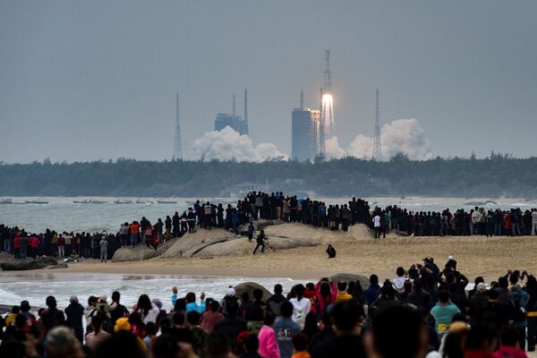 Lançamento do foguete chinês Longa Marcha 8 do Centro de Lançamento Espacial Wenchang na província de Hainan, China, 22 de dezembro de 2020 - Sputnik Brasil