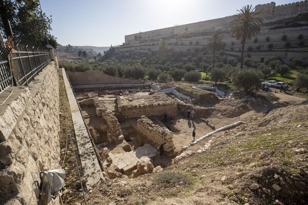 Ruínas de sauna e igreja de 2.000 anos são descobertas em Jerusalém
 - Sputnik Brasil