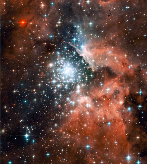 Milhares de brilhantes estrelas jovens estão aninhadas dentro da nebulosa gigante NGC 3603, um dos maiores enxames de estrelas jovens na Via Láctea - Sputnik Brasil