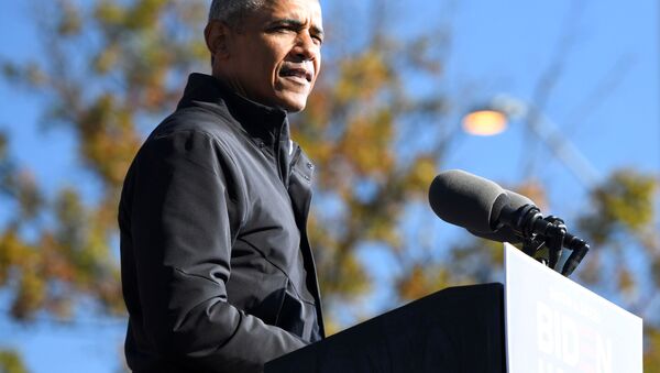 FILE PHOTO: Former President Barack Obama addresses voters one day before the election, in Atlanta, Georgia, U.S., November 2, 2020 - Sputnik Brasil