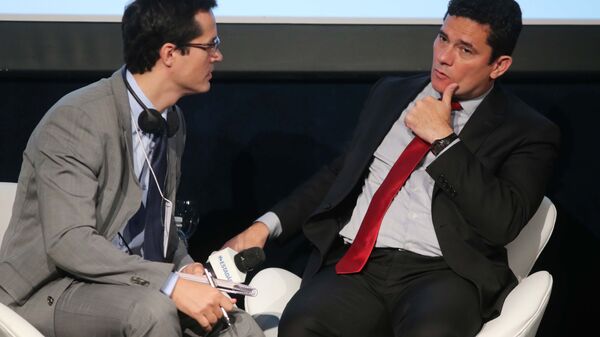 Sergio Moro e Deltan Dallagnol, procurador federal e coordenador da Lava Jato no MPF, participam do Fórum Mãos Limpas & Lava Jato (foto de arquivo) - Sputnik Brasil