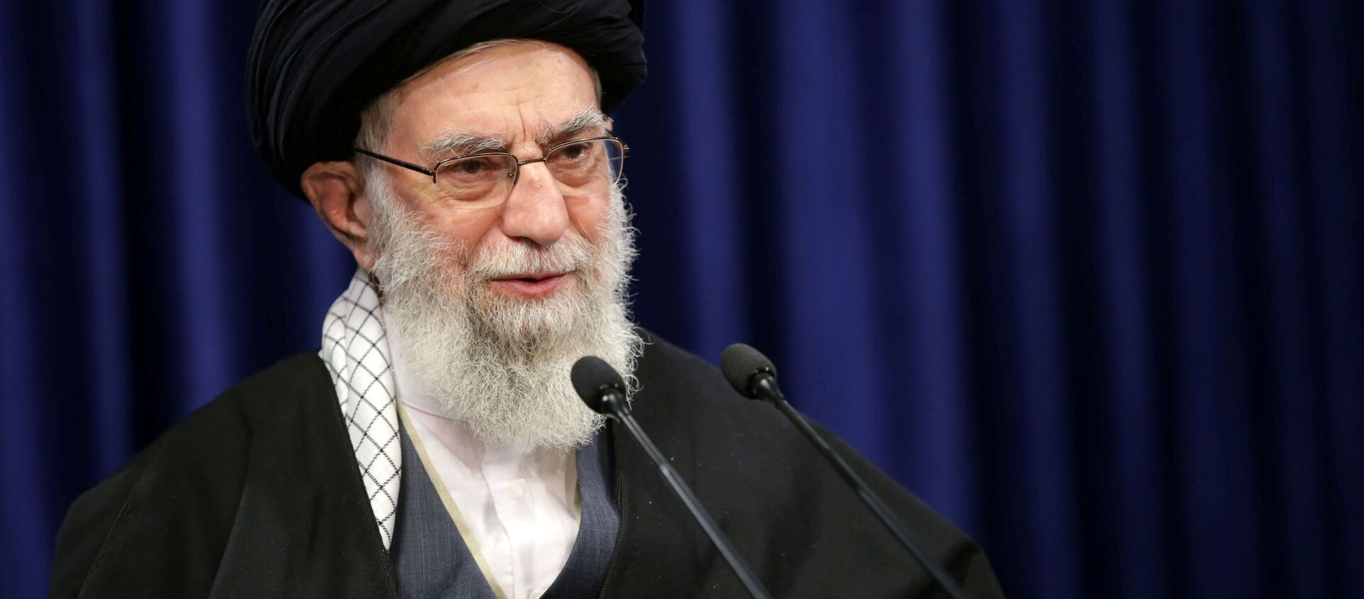 Aiatolá Ali Khamenei, líder supremo do Irã, discursa em Teerã, Irã, 8 de janeiro de 2021 - Sputnik Brasil, 1920, 22.01.2021