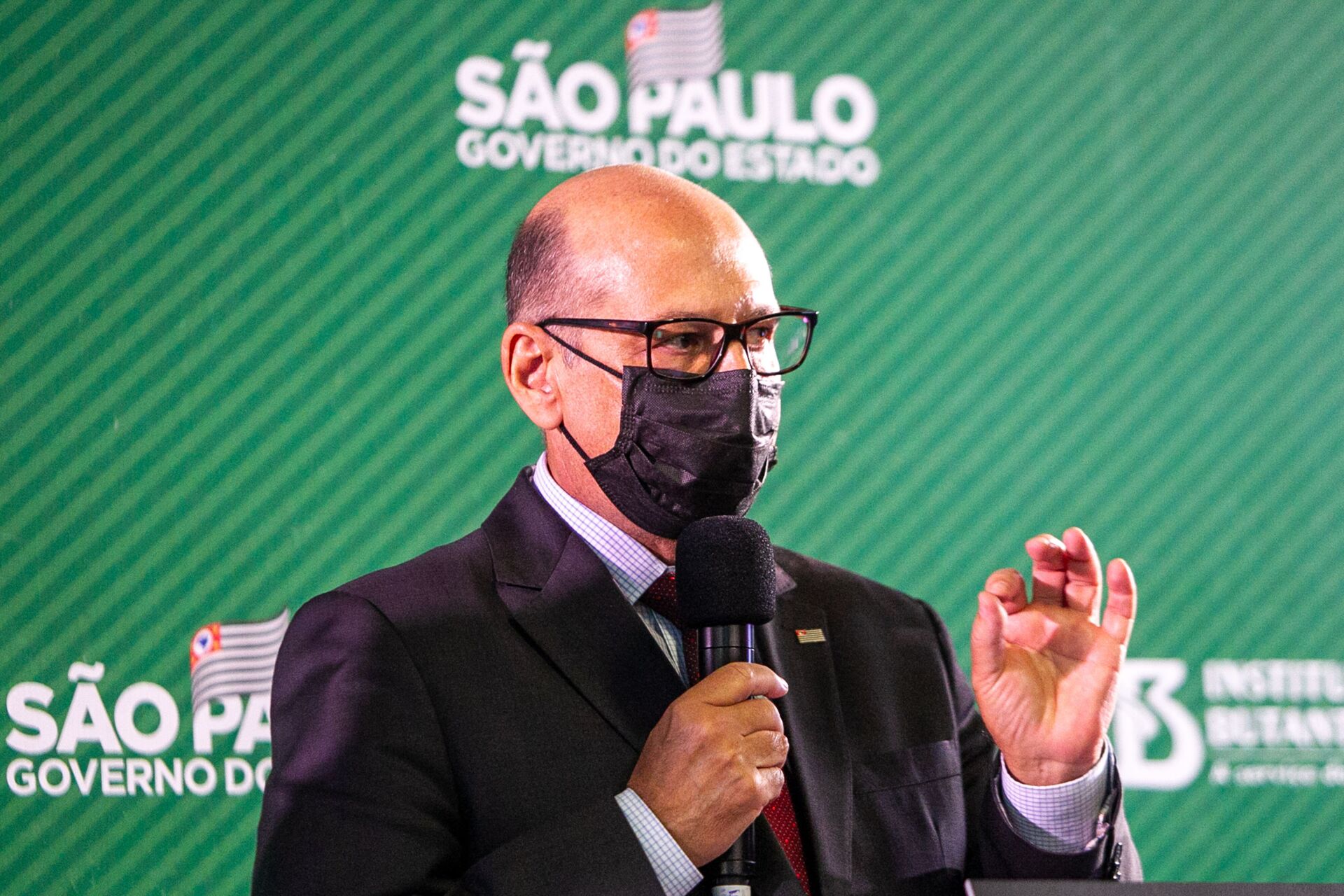 Brasil nunca teve 'interferência política tão extrema' na saúde pública, afirma diretor do Butantan - Sputnik Brasil, 1920, 23.02.2021