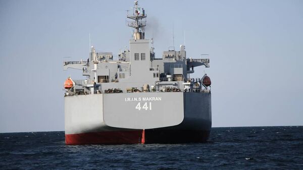 Navio de guerra iraniano Makran antes de se juntar à Marinha do Irã, 12 de janeiro de 2021 - Sputnik Brasil