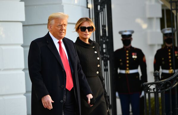 Presidente dos EUA Donald Trump e primeira-dama Melania Trump saem da Casa Branca, Washington, Estados Unidos, 20 de janeiro de 2021 - Sputnik Brasil
