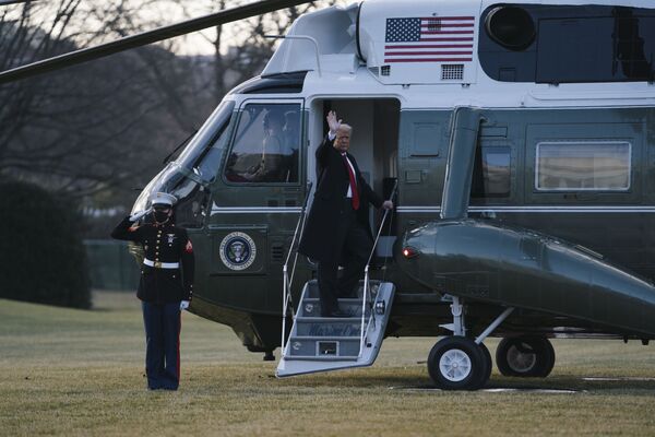 Donald Trump embarca no helicóptero Marine One, deixando a Casa Branca, Washington, EUA, 20 de janeiro de 2021
 - Sputnik Brasil