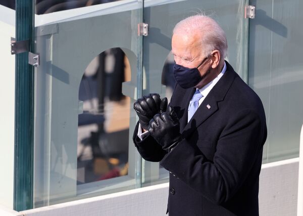 Presidente norte-americano Joe Biden durante a 59ª cerimônia de posse em Washington, 20 de janeiro de 2021 - Sputnik Brasil