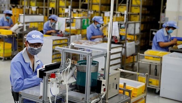 Fábrica de componentes em Pequim, na China - Sputnik Brasil