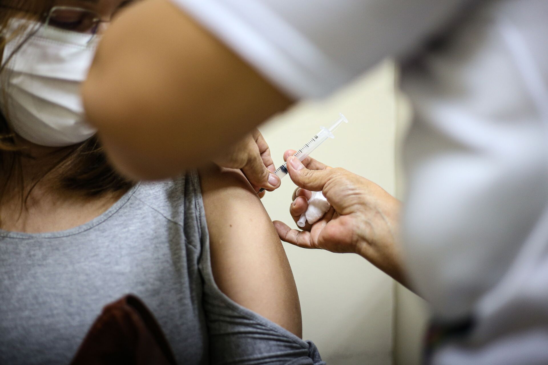 Brasil tem 1,5 milhão de pessoas com a 2ª dose da vacina contra a COVID-19 atrasada - Sputnik Brasil, 1920, 13.04.2021