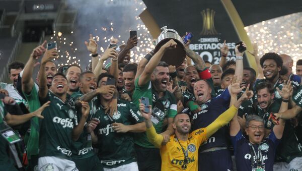 Jogadores do Palmeiras comemoram a conquista do bicampeonato da Libertadores - Sputnik Brasil