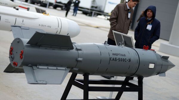 Bomba aérea inteligente KAB-500S-E - Sputnik Brasil