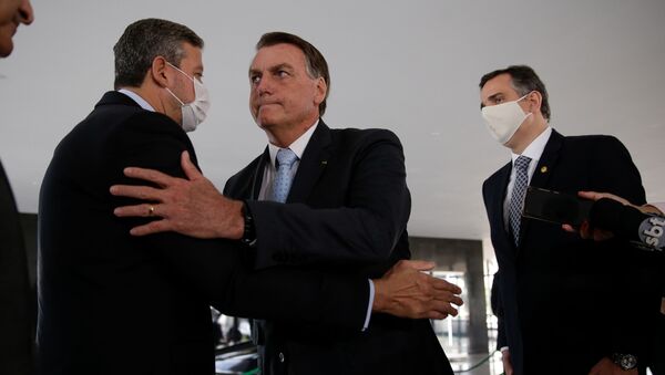 O presidente brasileiro, Jair Bolsonaro, com o presidente da Câmara dos Deputados, Arthur Lira, e do Senado, Rodrigo Pacheco, em Brasília - Sputnik Brasil