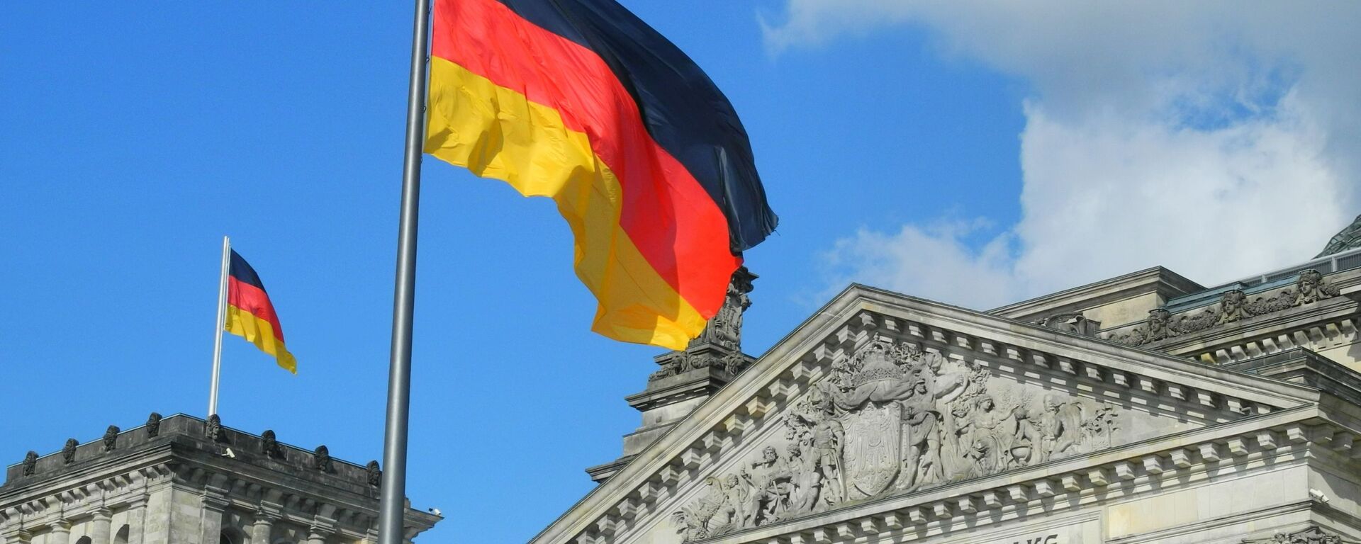 Bandeiras da Alemanha no Bundestag em Berlim (imagem referencial) - Sputnik Brasil, 1920, 28.01.2022