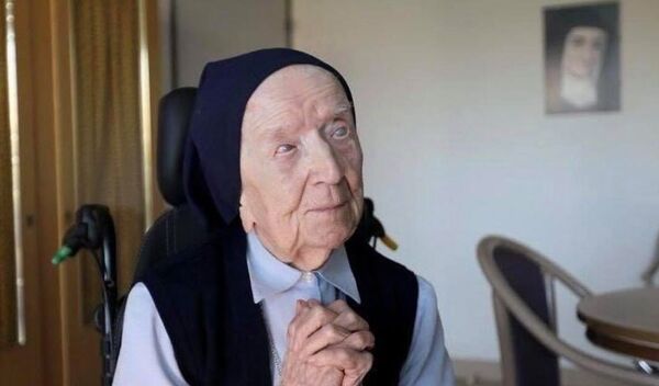 A francesa Lucile Randon, conhecida como irmã Andrée, de 116 anos, é a segunda pessoa mais velha do mundo - Sputnik Brasil
