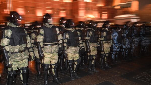Policiais antes de ação não autorizada de apoiadores de Aleksei Navalny em Moscou, Rússia - Sputnik Brasil
