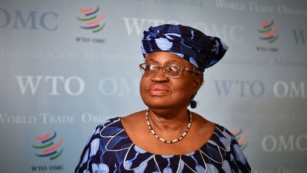A nigeriana Ngozi Okonjo-Iweala é a primeira mulher e a primeira africana a liderar a Organização Mundial do Comércio - Sputnik Brasil