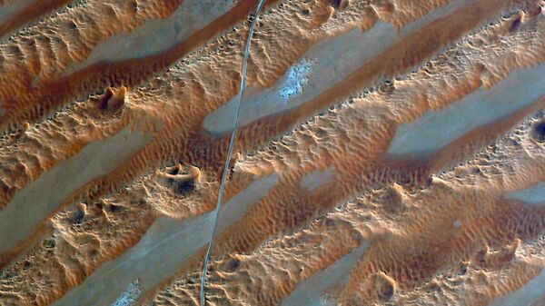 Dunas do deserto oriental africano são fotografadas diretamente da Estação Espacial Internacional por cosmonauta russo - Sputnik Brasil