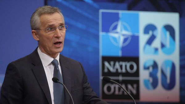 O secretário-geral da OTAN, Jens Stoltenberg, em uma entrevista coletiva antes do conselho de ministros da defesa da OTAN na sede da aliança em Bruxelas, Bélgica, em 15 de fevereiro de 2021 - Sputnik Brasil