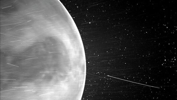 Vênus e sua luminescência atmosférica fotografados pela câmera termográfica WISPR da sonda solar Parker da NASA em julho de 2020 - Sputnik Brasil