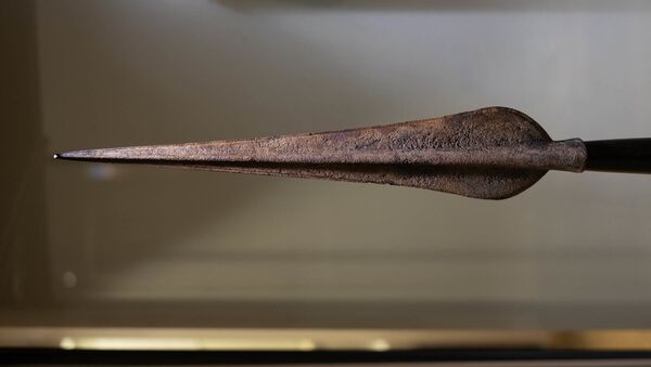 Lança da Idade do Bronze encontrada em ótimo estado de preservação em Jersey, no Reino Unido - Sputnik Brasil