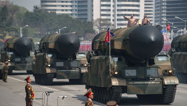 Parada militar na Coreia do Norte em 2017 - Sputnik Brasil