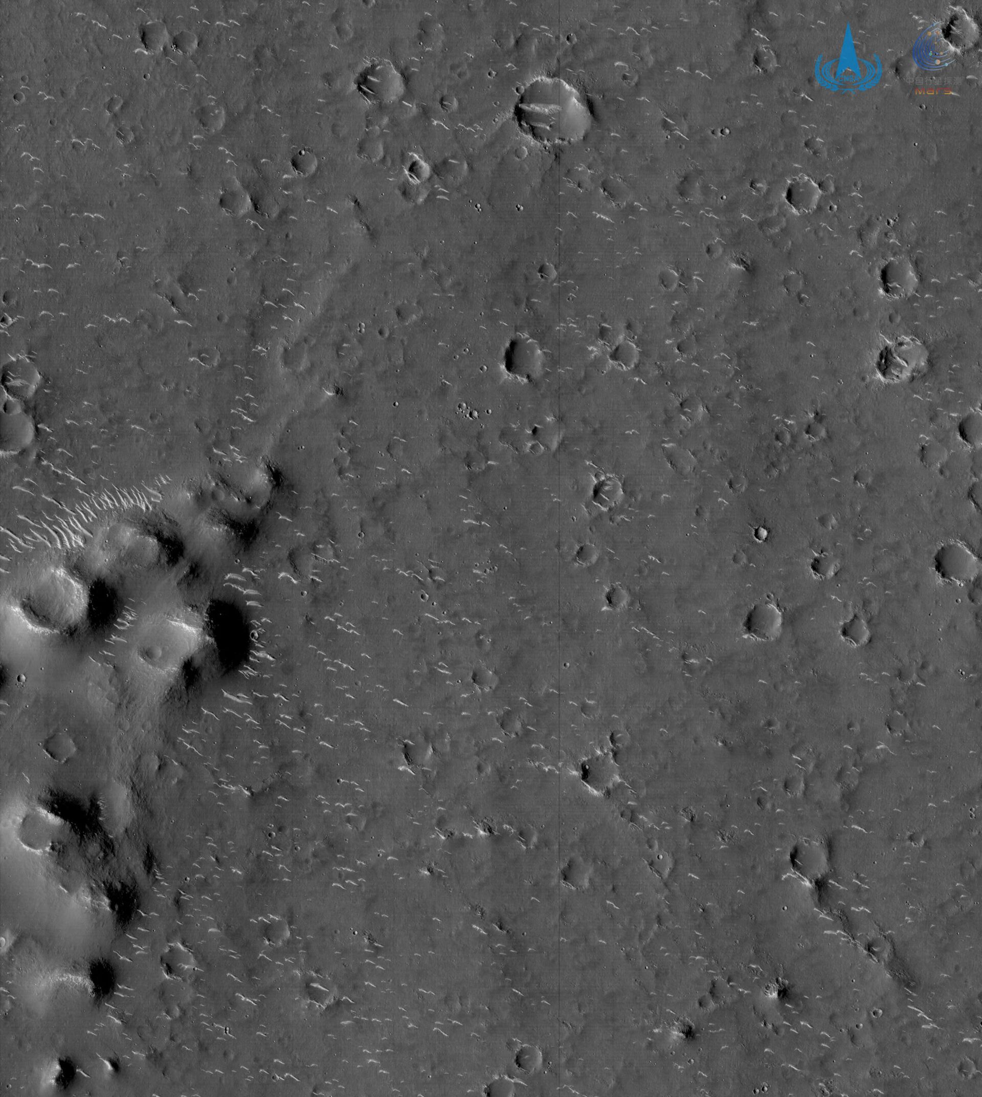 China apresenta novas imagens de Marte registradas pela sonda Tianwen-1 (FOTOS) - Sputnik Brasil, 1920, 04.03.2021