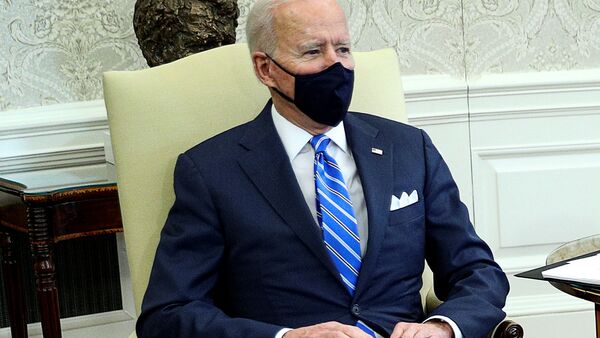 Joe Biden, presidente dos EUA, realiza reunião na Casa Branca em Washington, EUA, 4 de março de 2021 - Sputnik Brasil
