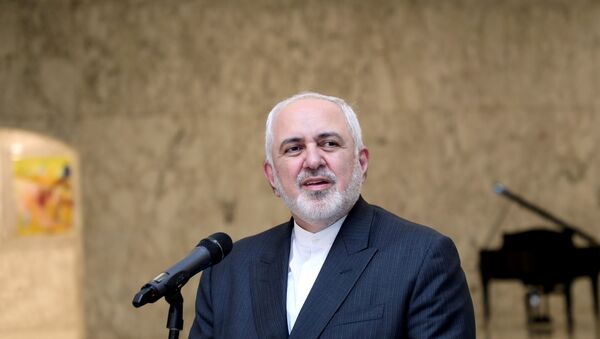 Mohammad Javad Zarif, ministro das Relações Exteriores do Irã, fala no Palácio Presidencial de Baabda, Líbano, 14 de agosto de 2020 - Sputnik Brasil