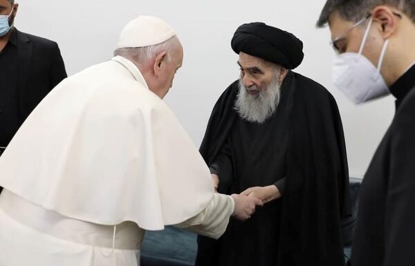 Papa Francisco durante a reunião com o aiatolá Ali al-Sistani, no Iraque
 - Sputnik Brasil