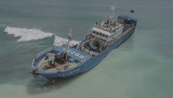 Lurong Yuan Yu, arrastão com bandeira chinesa que encalhou nos recifes de Pointe aux Sables, nas Ilhas Maurício - Sputnik Brasil