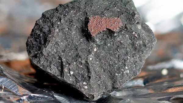 Fragmento do meteorito descoberto na cidade de Winchcombe, Reino Unido - Sputnik Brasil