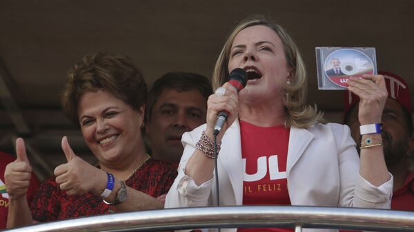 Deputada federal do Partido dos Trabalhadores, Gleisi Hoffmann durante ato em 2018 contra prisão do ex-presidente Luiz Inácio Lula da Silva - Sputnik Brasil