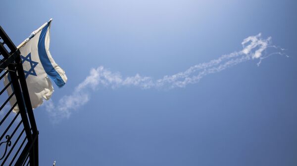 Israel bandeira com fumaça no céu - Sputnik Brasil