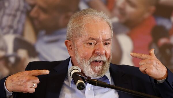 Ex-presidente Luiz Inácio Lula da Silva discursa na sede do Sindicato dos Metalúrgicos do ABC, em São Bernardo do Campo (SP) - Sputnik Brasil