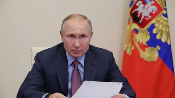 O presidente russo, Vladimir Putin, durante uma videoconferência com membros do governo russo, 10 de fevereiro de 2021 - Sputnik Brasil