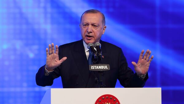 Presidente da Turquia, Recep Tayyip Erdogan, durante o anúncio de novo pacote de reformas econômicas, Istanbul, Turquia, 12 de março de 2021 - Sputnik Brasil