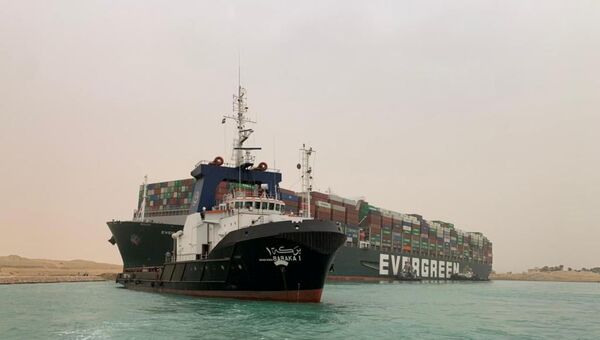 Navio porta-contêineres encalhado no canal de Suez, Egito, 24 de março de 2021 - Sputnik Brasil