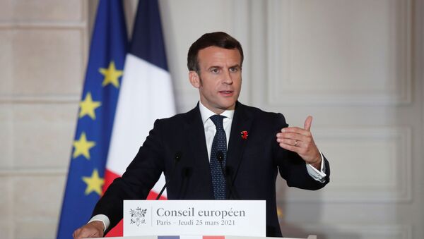 Presidente da França, Emmanuel Macron, em conferência de imprensa após reunião do Conselho Europeu, no Palácio de Elysée, Paris, França, 25 de março de 2021  - Sputnik Brasil