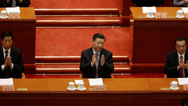 Xi Jinping aplaude abertura da Conferência de Consultoria Política Popular da China, em Pequim - Sputnik Brasil