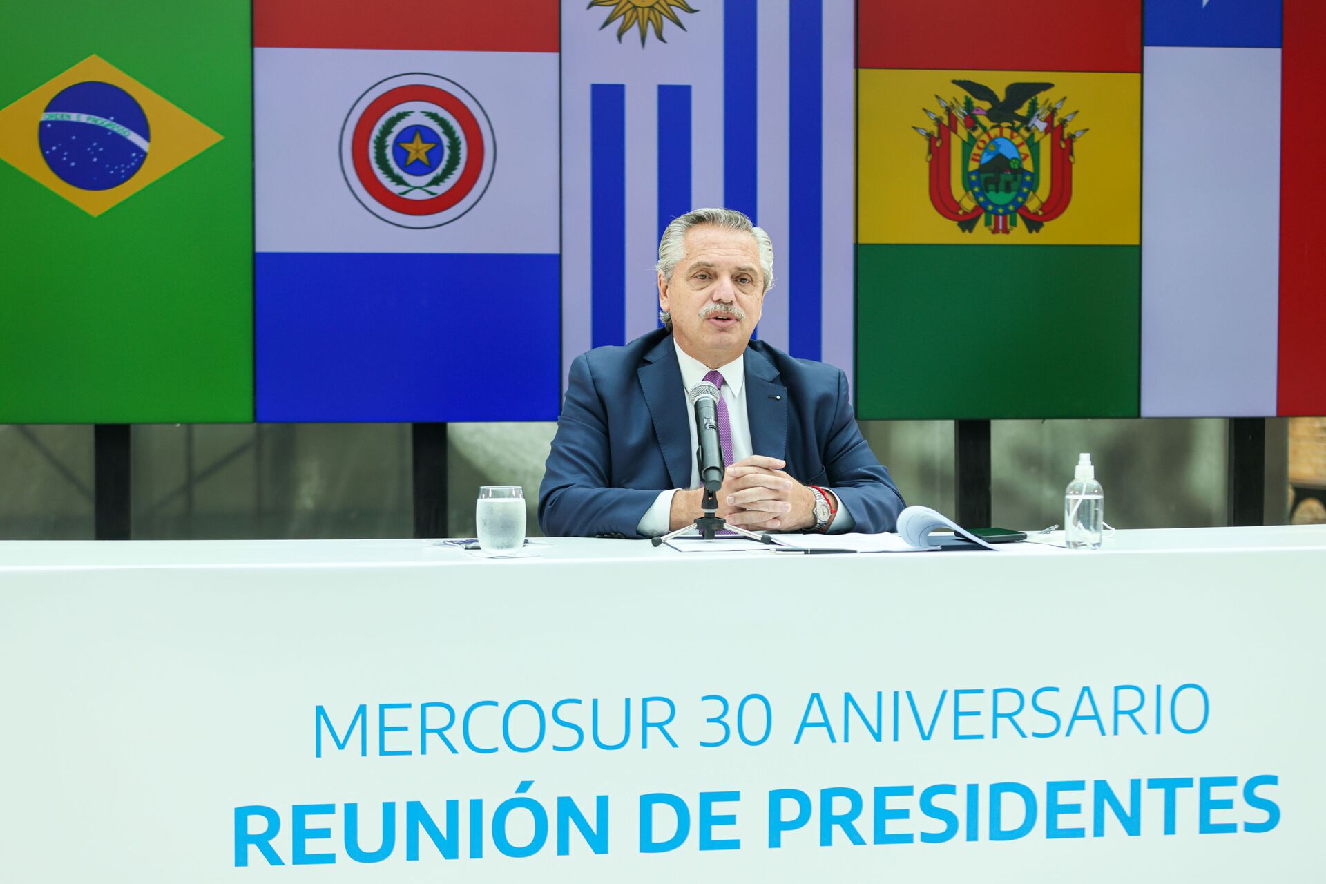 O presidente argentino Alberto Fernández participa da cúpula virtual de 30 anos do Mercosul - Sputnik Brasil, 1920, 09.11.2021