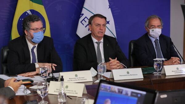 O presidente do Brasil, Jair Bolsonaro, ao lado dos ministros Ernesto Araújo, das Relações Exteriores, e Paulo Guedes, da Economia, durante reunião de cúpula em comemoração aos 30 anos do Mercosul - Sputnik Brasil