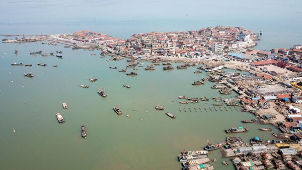Barcos de pesca retornando a um porto em Lianyungang, na província de Jiangsu, China (foto de arquivo) - Sputnik Brasil