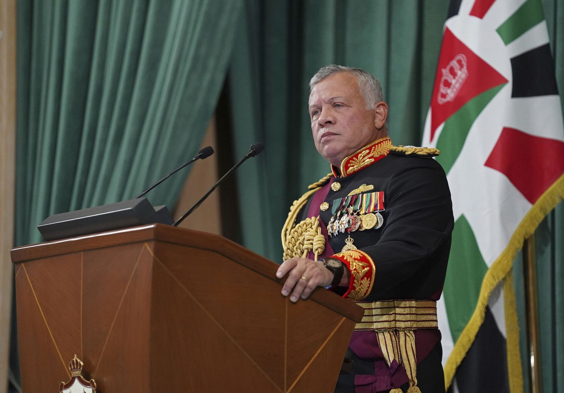 Rei Abdullah II da Jordânia discursa durante a inauguração da 19ª sessão extraordinária do Parlamento, em Amã, na Jordânia - Sputnik Brasil, 1920, 09.11.2021